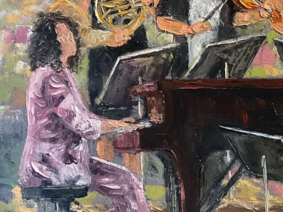 Zoom ×2 sur la pianiste — texture, relief et empâtements de la peinture à la spatule